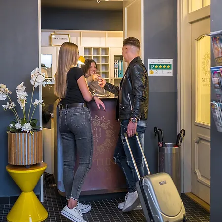 Neptun Badacsony فندق باداتشونيتوماي