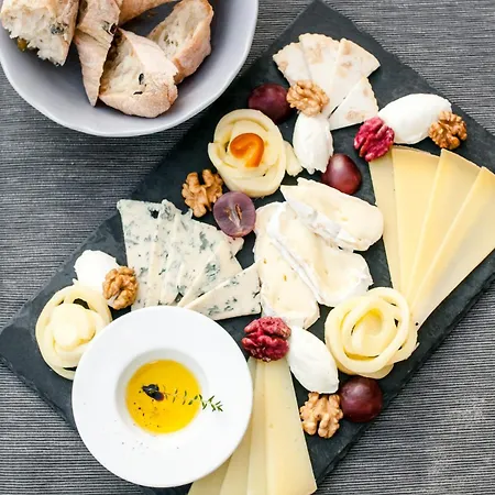 فندق Neptun Badacsony باداتشونيتوماي